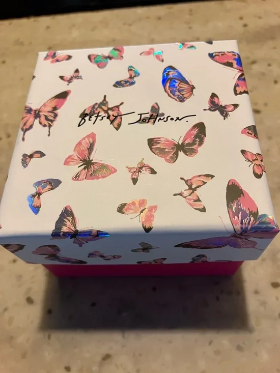 🍓Betsey Johnson 2 pairs earrings gingham hearts strwbry hoops NWT - Picture 6 of 9